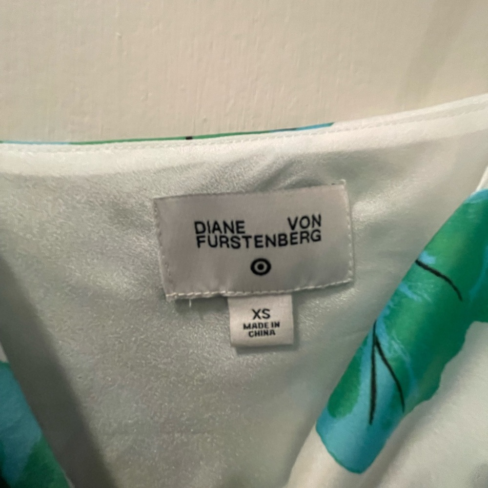 Diane Von Furstenberg For Target Robe And Slip Set - Picture 10 of 15